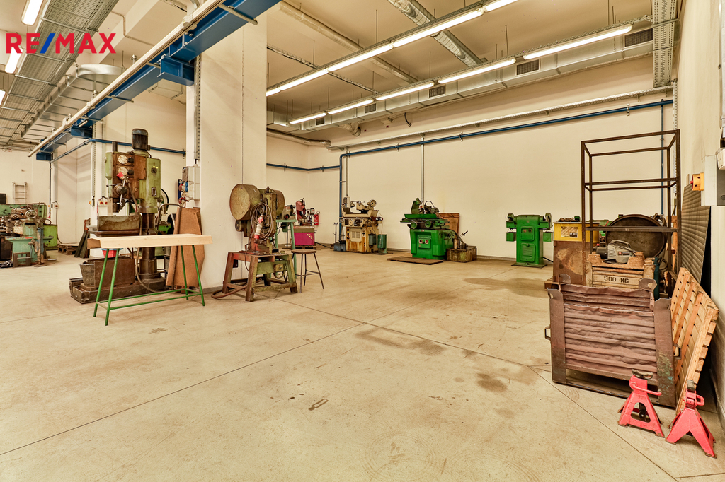 +420 739 604 767 I vaclav.adamcik@re-max.cz I pronájem komerčních prostor Ostrava