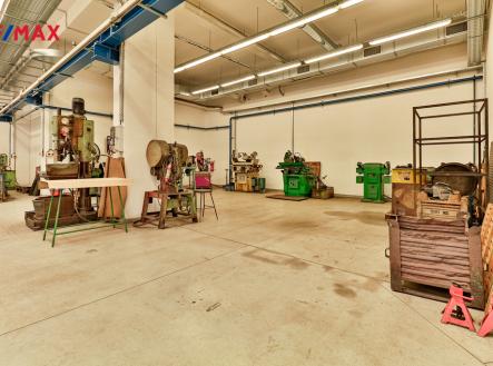 Pronájem výrobní prostor, 720 m²