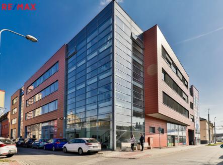 Pronájem skladovací prostor, 720 m²