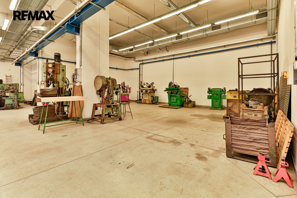 +420 739 604 767 I vaclav.adamcik@re-max.cz I pronájem komerčních prostor Ostrava
