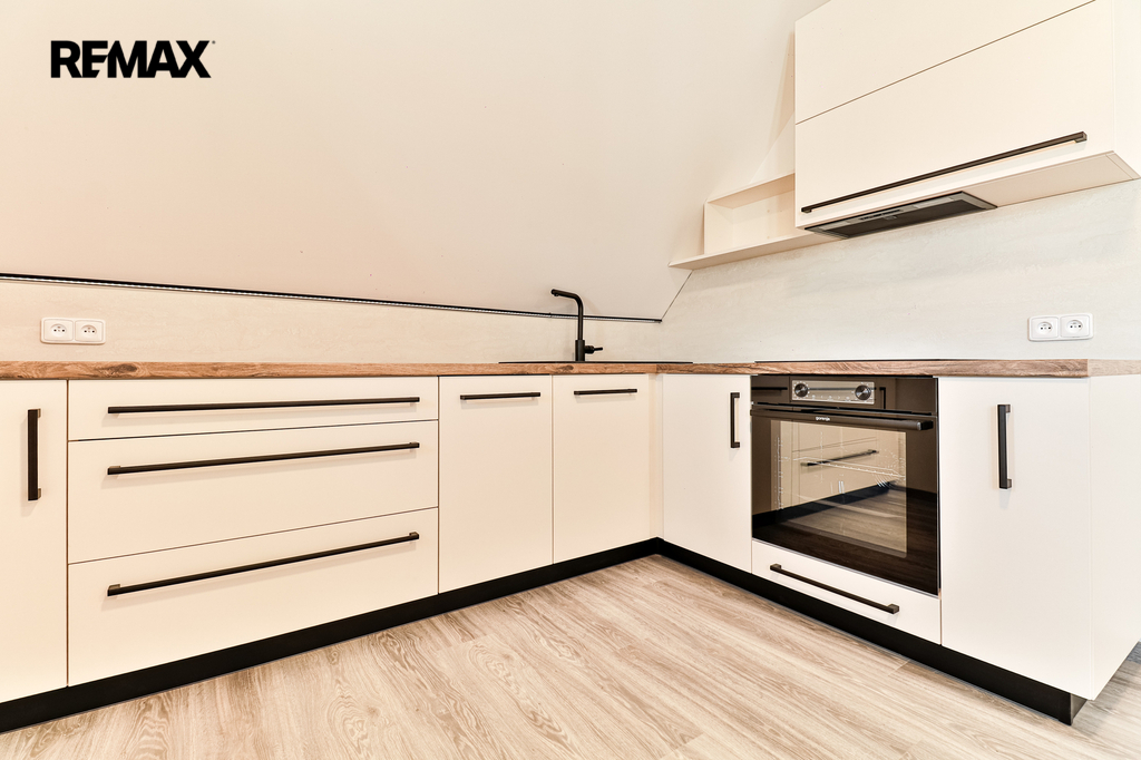 +420 739 604 767 I www.vaclavadamcik.cz I vaclav.adamcik@re-max.cz I pronájem bytu 2+kk Kaňovice