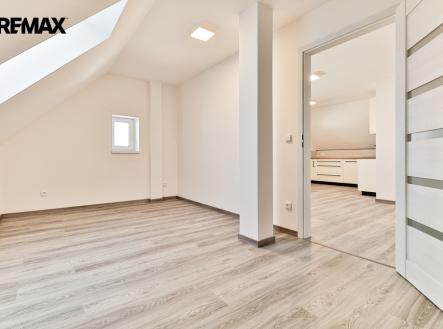 Pronájem bytu, 2+kk, 40 m²