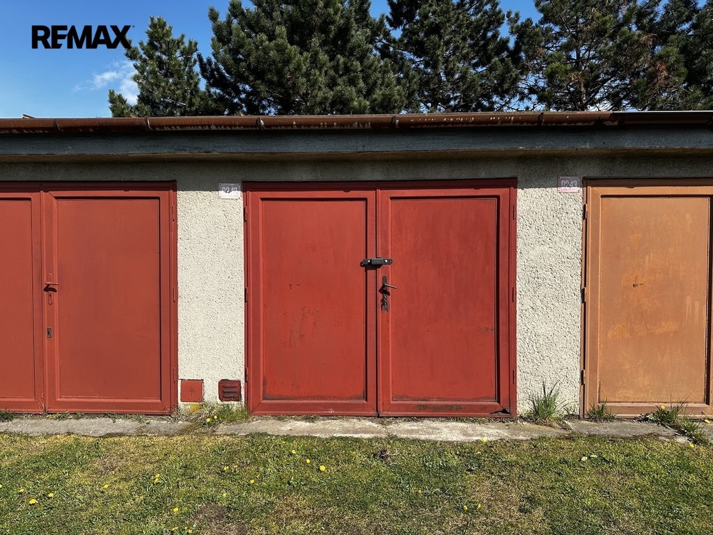 Petr Sonnenschein | +420 778 750 999 | REMAX Centrum | Garáž - Lipník n. Bečvou