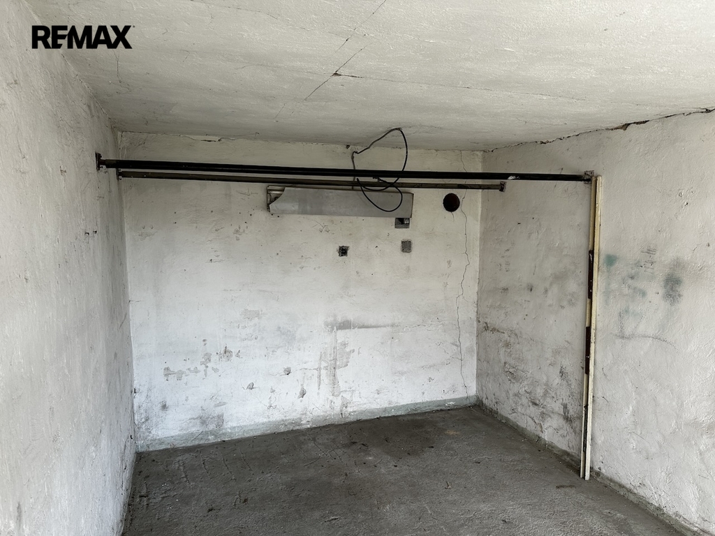 Petr Sonnenschein | +420 778 750 999 | REMAX Centrum | Garáž - Lipník n. Bečvou