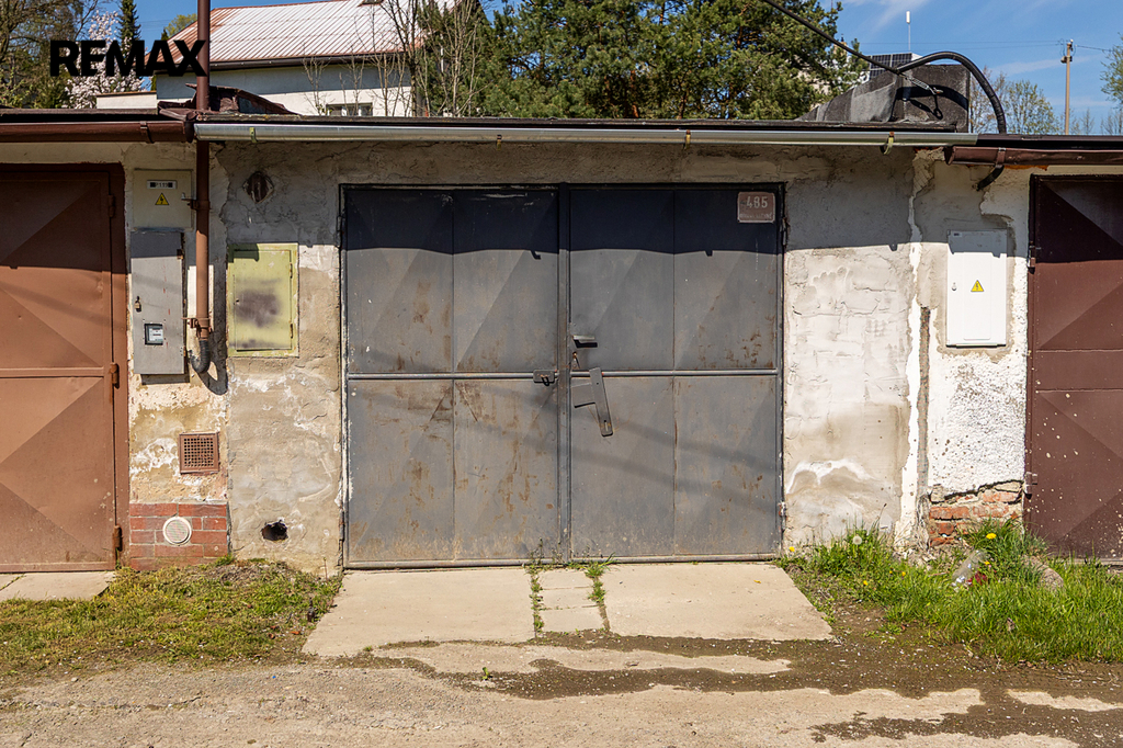 Lucie Krechterová I +420 721 415 122 I lucie.krechterova@remax.cz