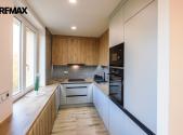 Pronájem bytu, 3+kk, 63 m²
