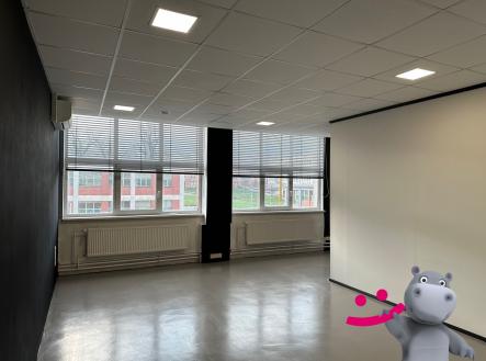 Pronájem obchodní prostor, 90 m² obrázek