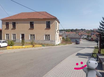 Prodej - nájemní dům, 846 m²