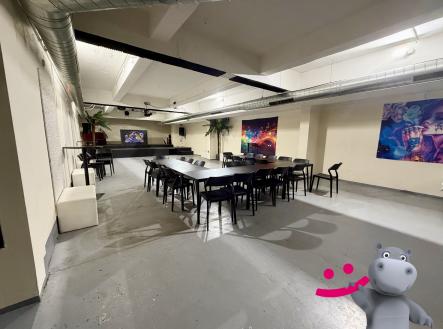 Pronájem komerčního objektu, jiný, 302 m²