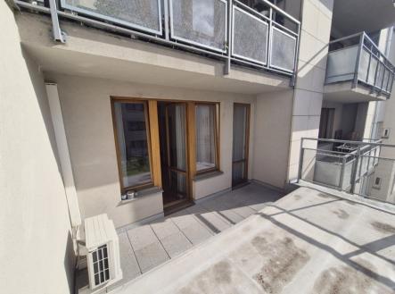 Pronájem bytu, 2+kk, 57 m²
