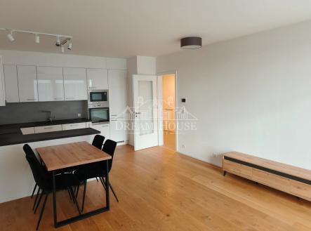 Pronájem bytu, 2+kk, 58 m²
