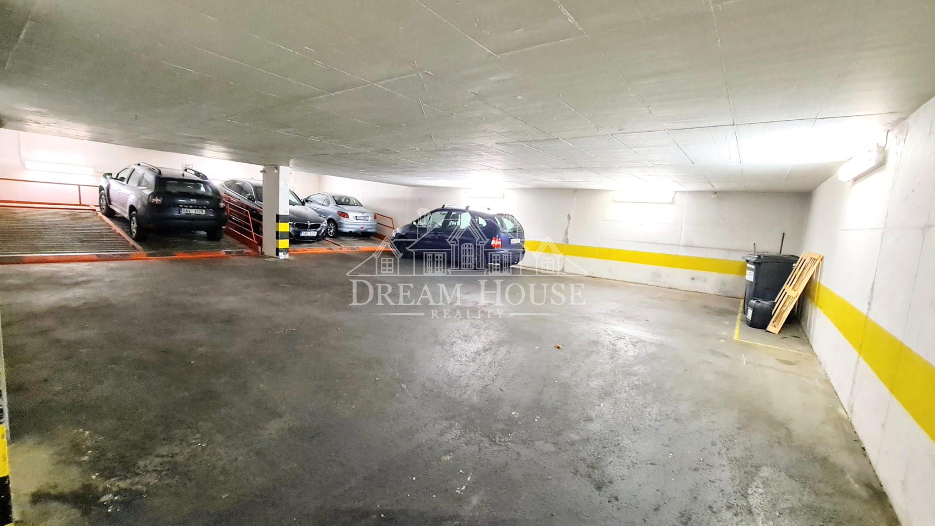 Pronájem parkovacího místa v podzemní garáži, Praha 2 - Vinohrady, zakladač