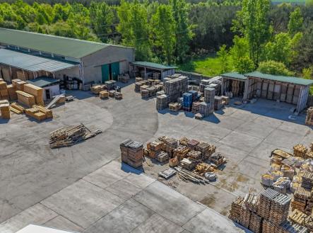 Prodej komerčního objektu, průmyslový areál, 1 315 m²
