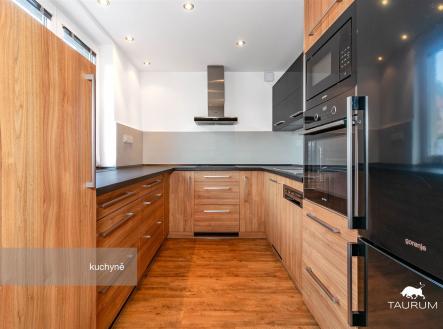 Pronájem bytu, 3+kk, 82 m²