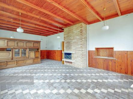 Prodej obchodní prostor, 107 m²