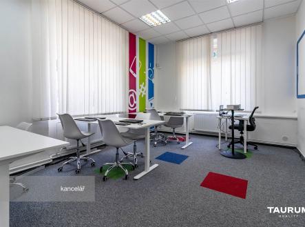 Pronájem kanceláře, 82 m²