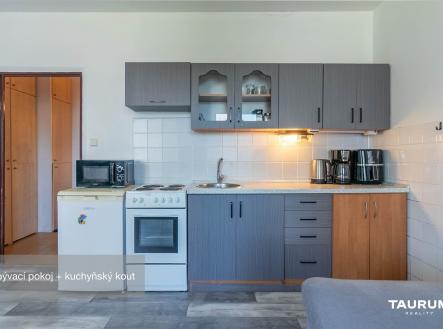 Pronájem bytu, 1+kk, 32 m²