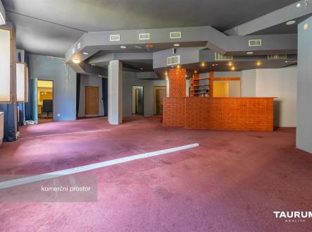 Pronájem obchodní prostory, 179 m²