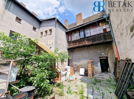 Prodej nájemního domu, 500 m²