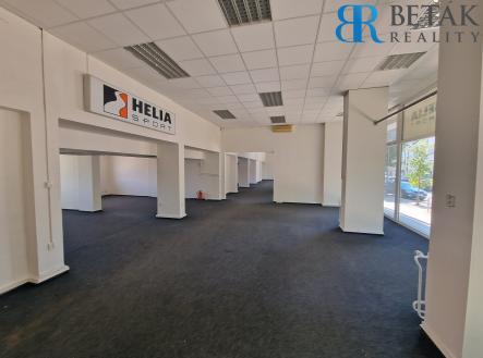 Pronájem obchodní prostory, 373 m²