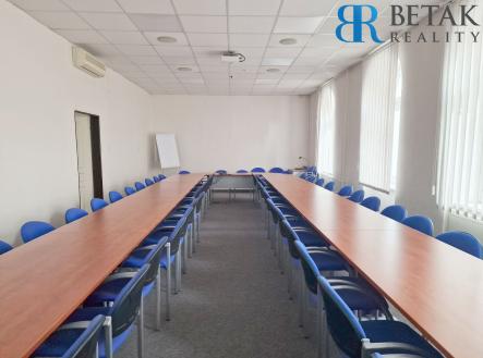 Prodej nájemního domu, 850 m²