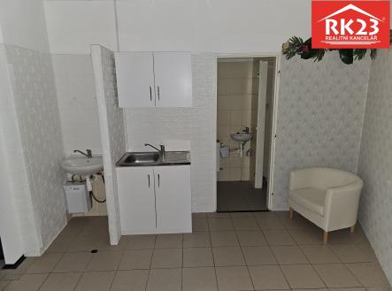 Pronájem obchodní prostor, 81 m²