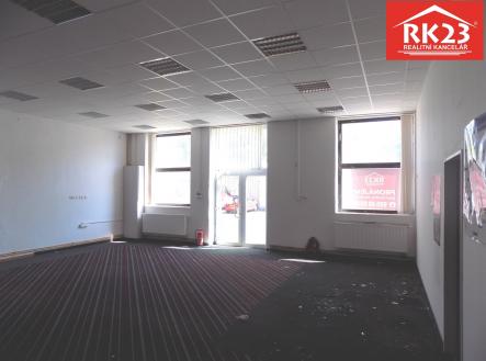 Pronájem - obchodní prostor, 228 m²