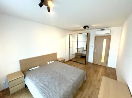 Pronájem bytu, 2+kk, 69 m²