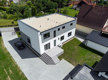 Prodej - dům/vila, 235 m² obrázek