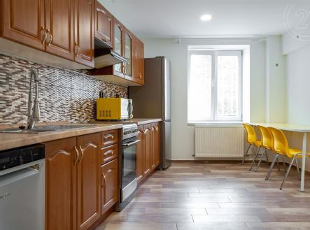 Prodej - nájemní dům, 165 m²