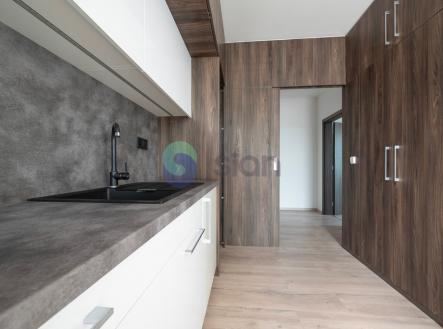 Pronájem bytu, 2+kk, 75 m²