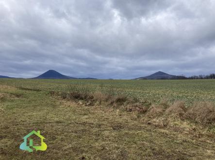 Prodej pozemku pro bydlení, 2 226 m²