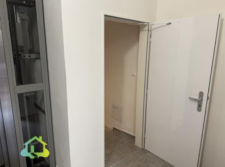 Pronájem komerčního objektu, sklad, 6 m²