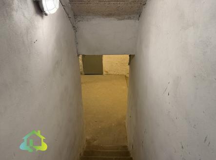 Pronájem komerčního objektu, sklad, 2 m²