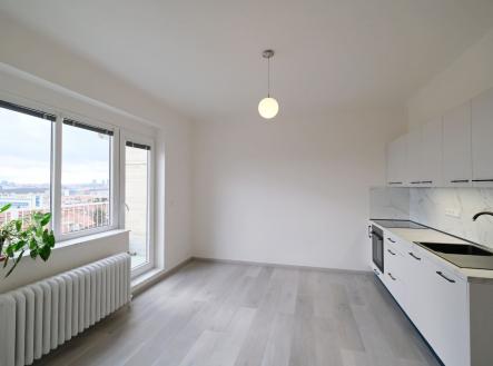 Pronájem bytu, 1+1, 82 m²