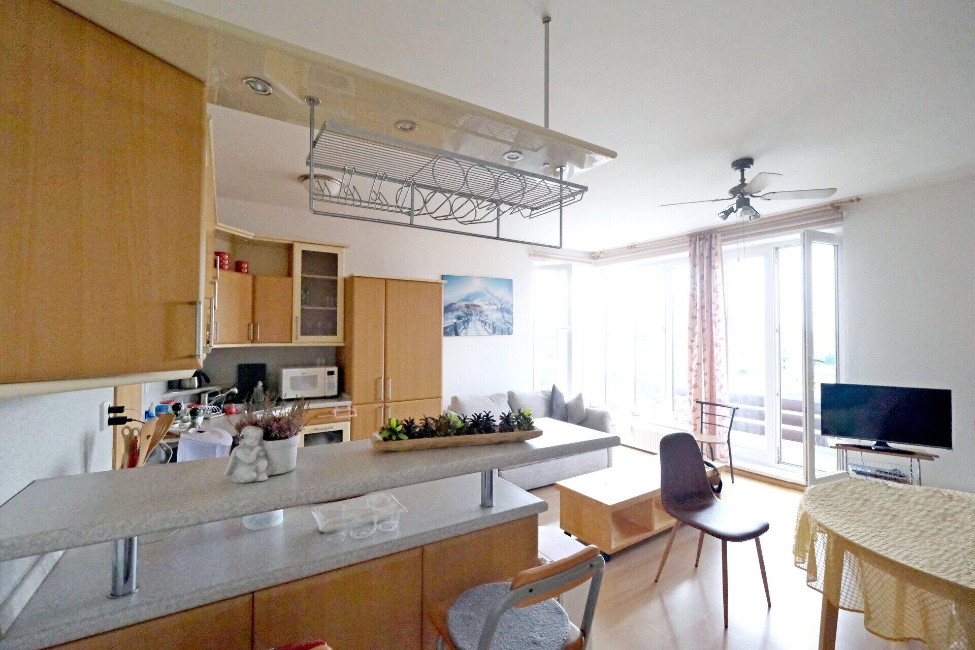 2+kk (63m2) + balkon (9m2) Praha 9 Kyje, ulice Za Černým Mostem.