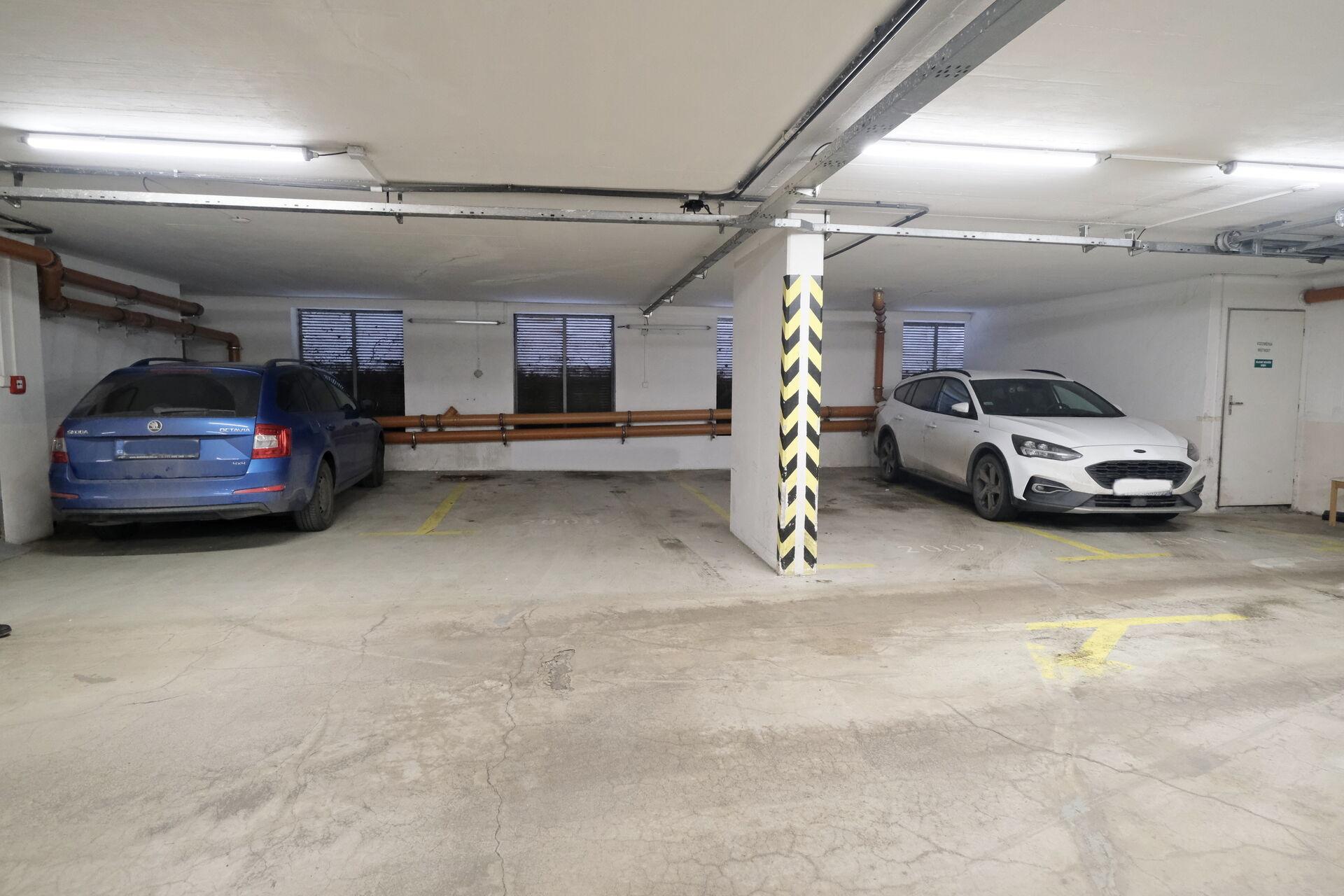 Garážové stání Petržílkova ulice, Praha 5 Stodůlky