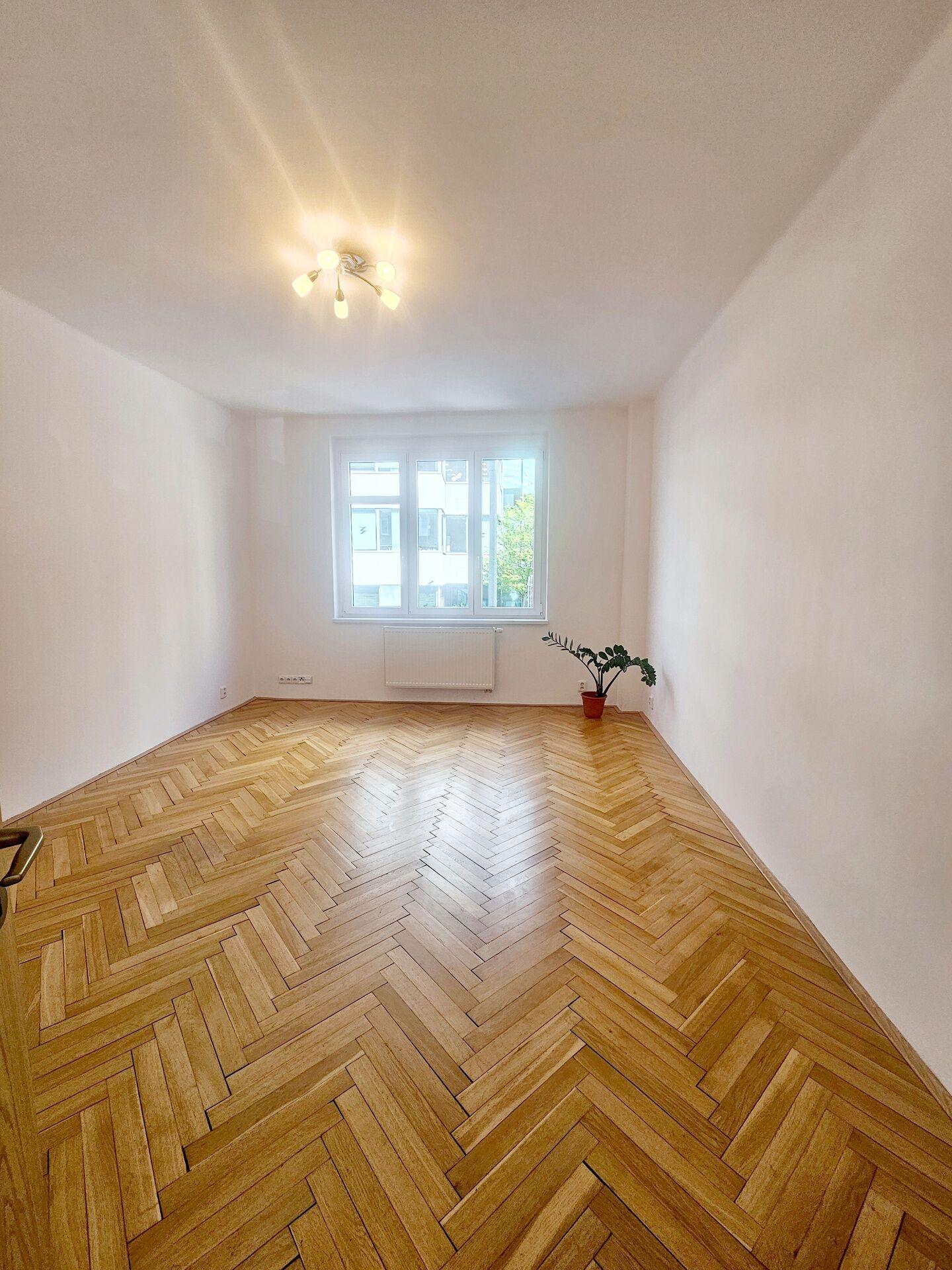 Krásné reprezentativní prostory na kanceláře - 2+1  Přemyslovská ulice, Praha 3 Žižkov