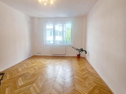 Pronájem kanceláře, 70 m²