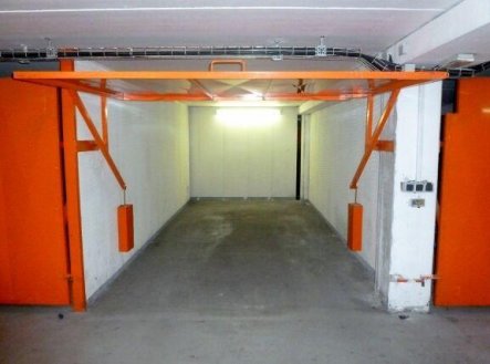 Pronajmu garáž v Pšenčíkově ulici, Praha 4 Kamýk