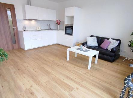 Pronájem bytu, 1+kk, 32 m²