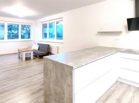 Pronájem bytu, 2+kk, 61 m²