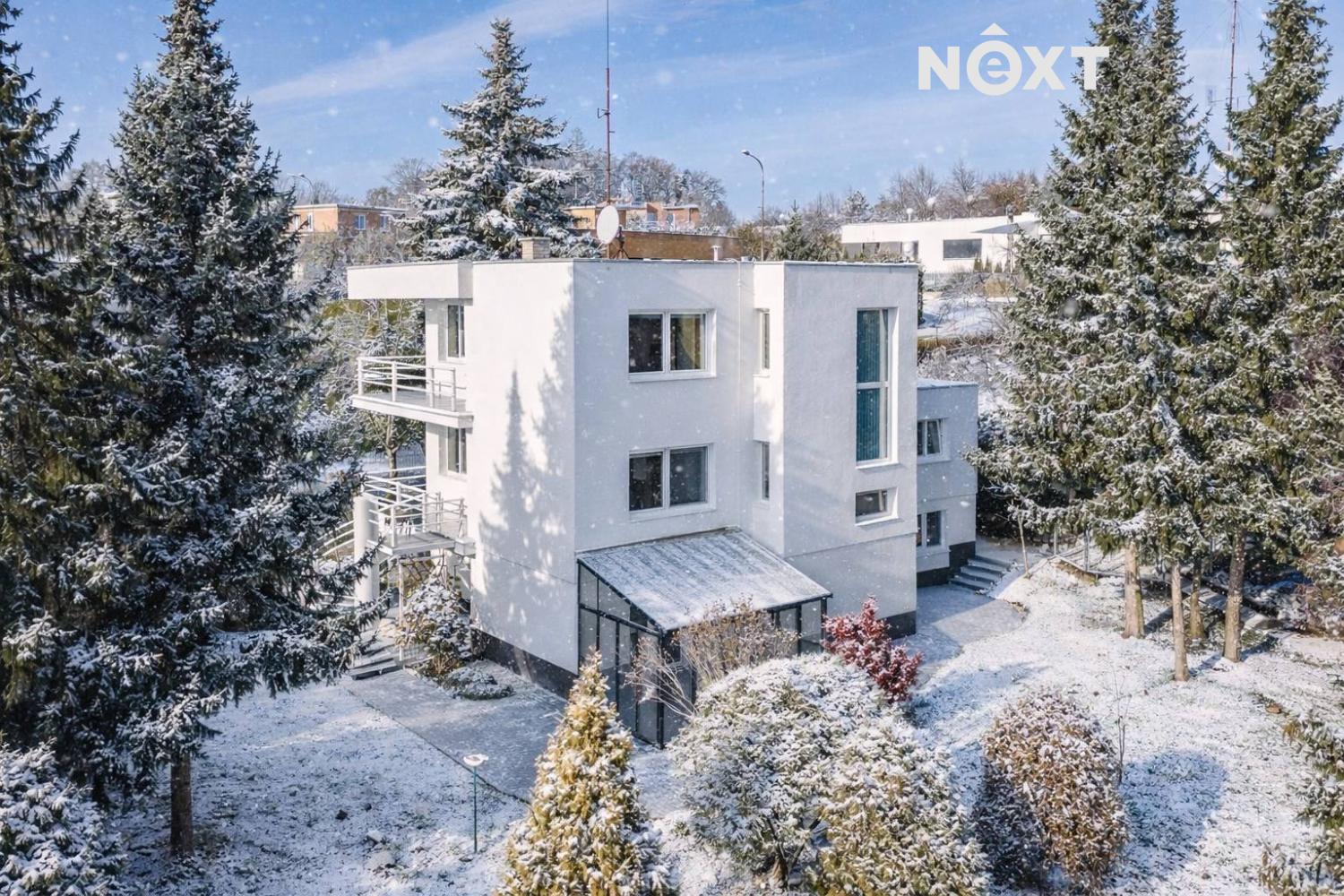 Pronájem Vila, 290㎡