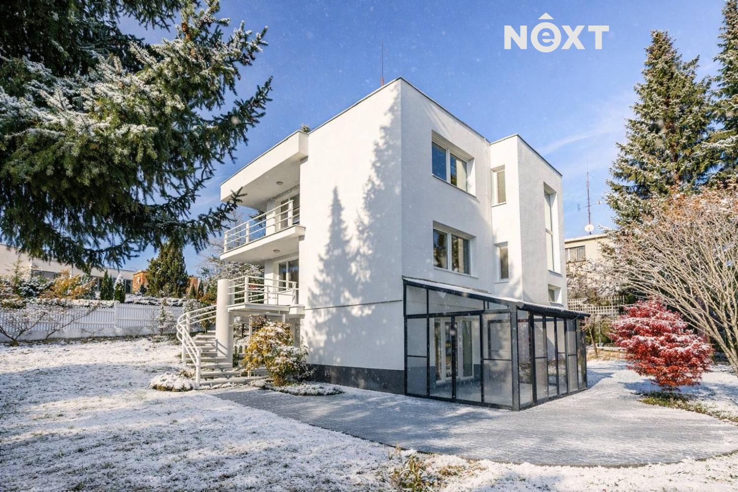 Pronájem Vila, 290㎡