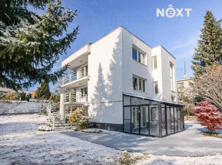 Pronájem domu/vily, 290 m²