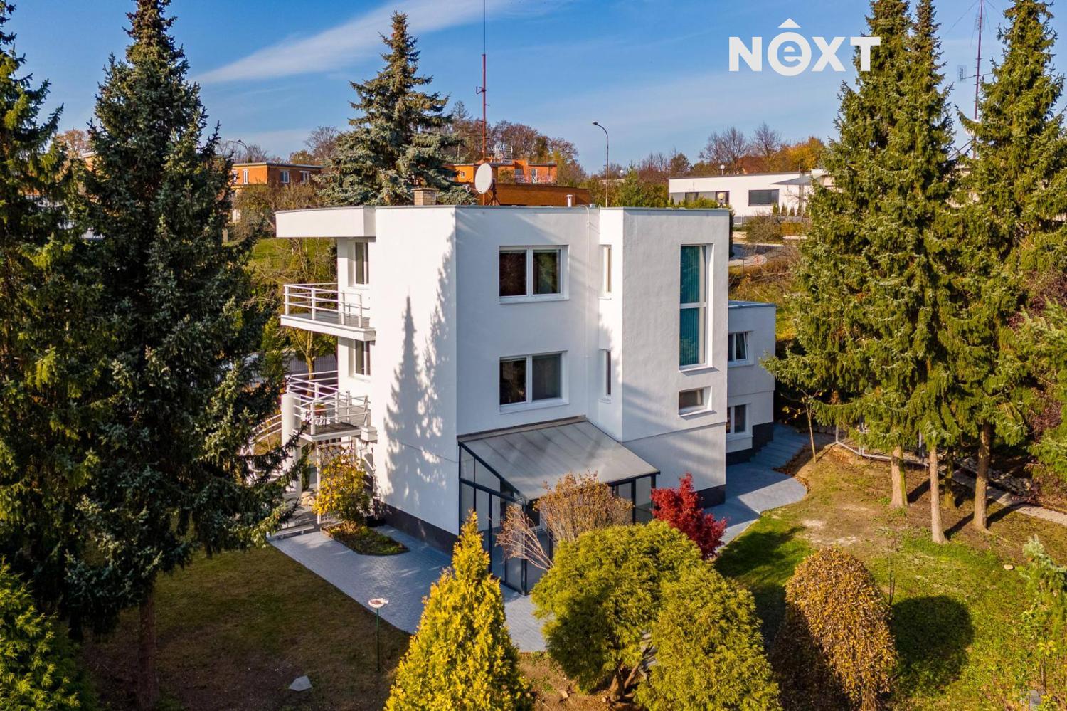 Pronájem Vila, 290㎡