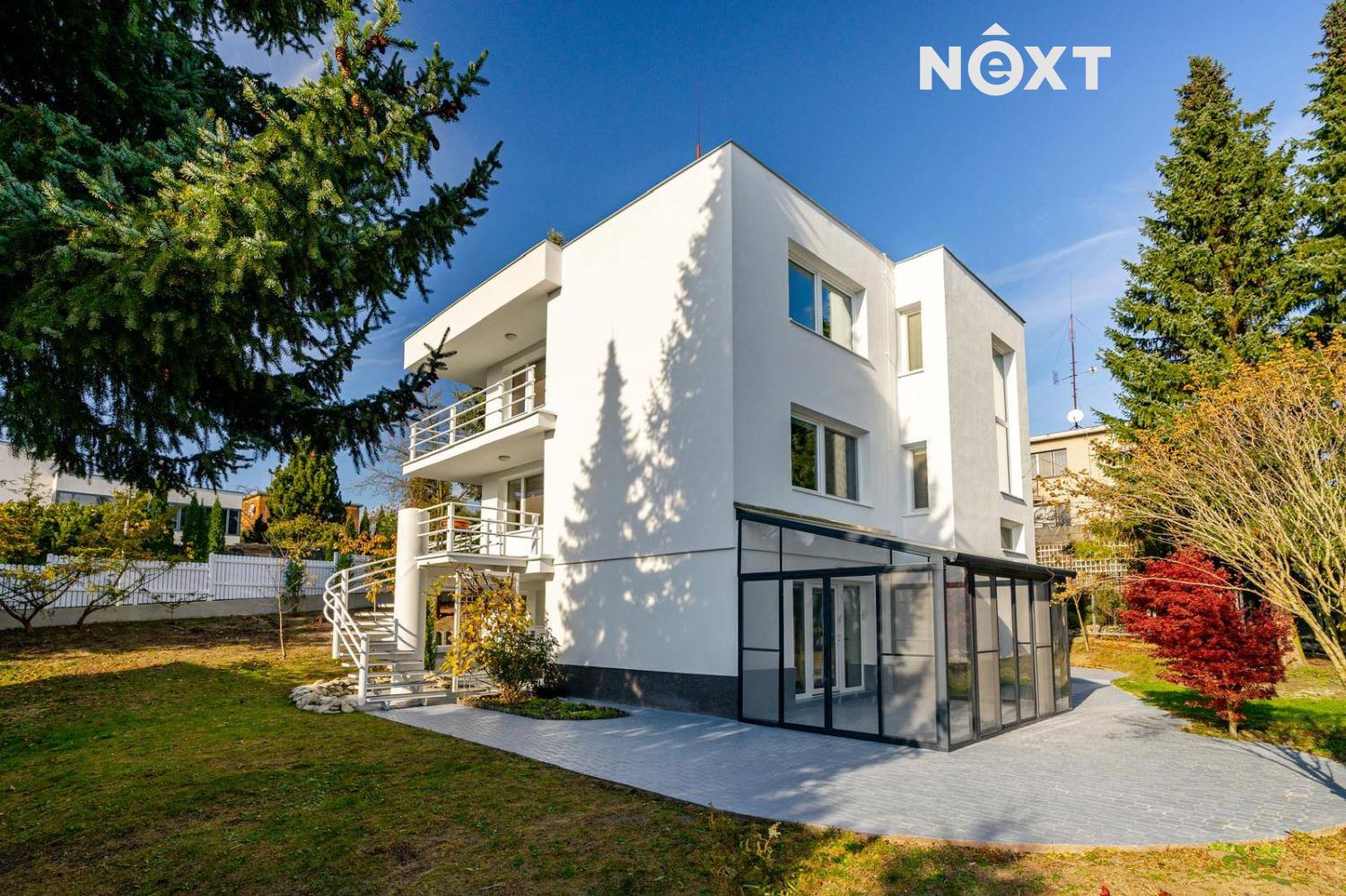 Pronájem Vila, 290㎡