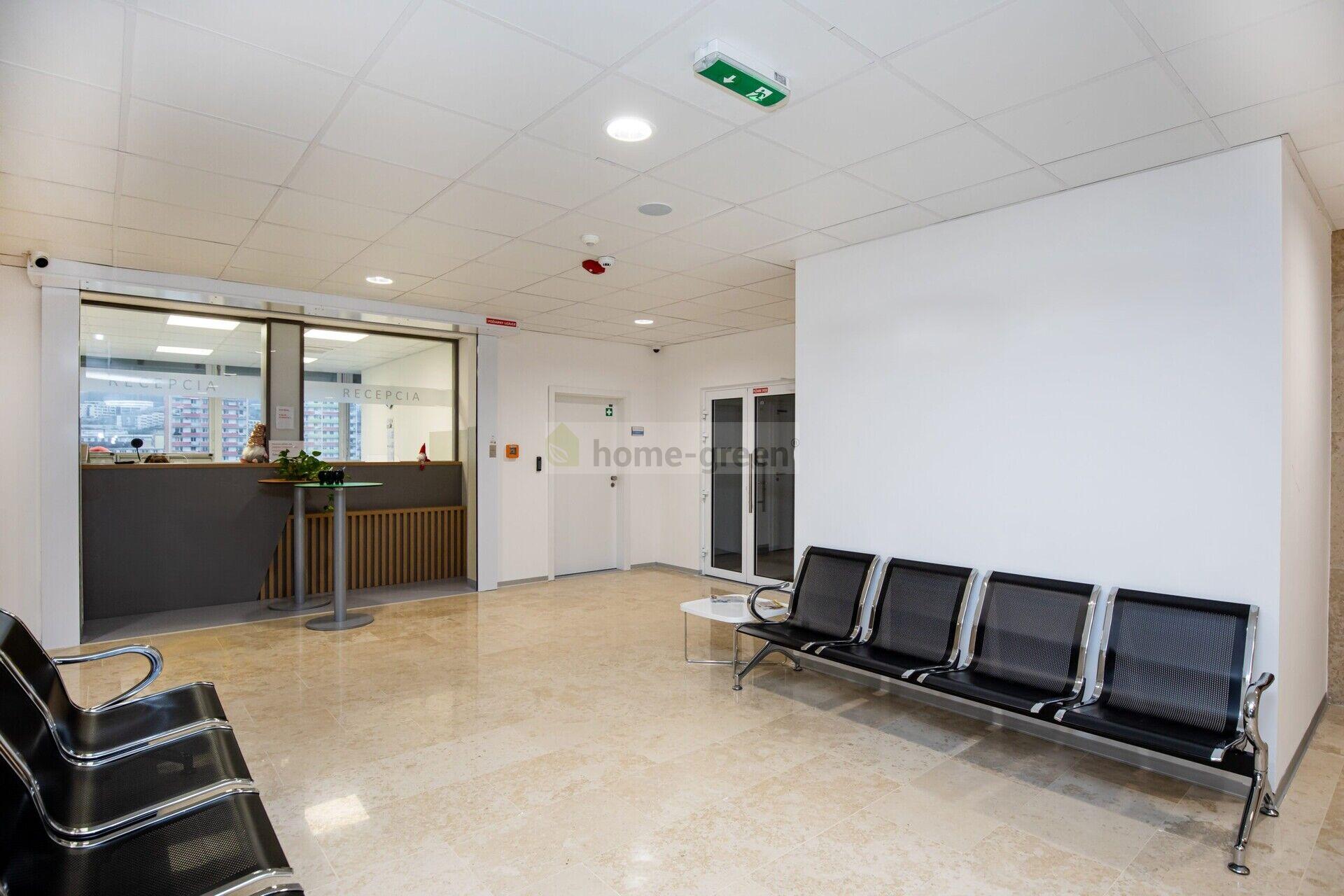 Prodej 100 % podílů v síti reprodukčních klinik na Slovensku.