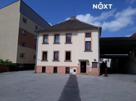 Pronájem komerčního objektu, sklad, 1 673 m²