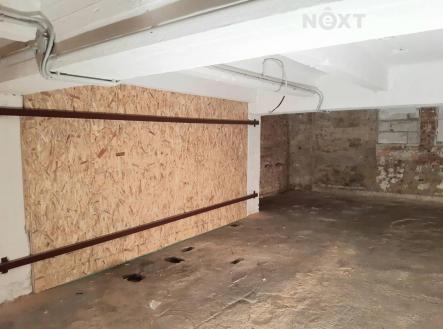 Pronájem komerčního objektu, sklad, 1 673 m²